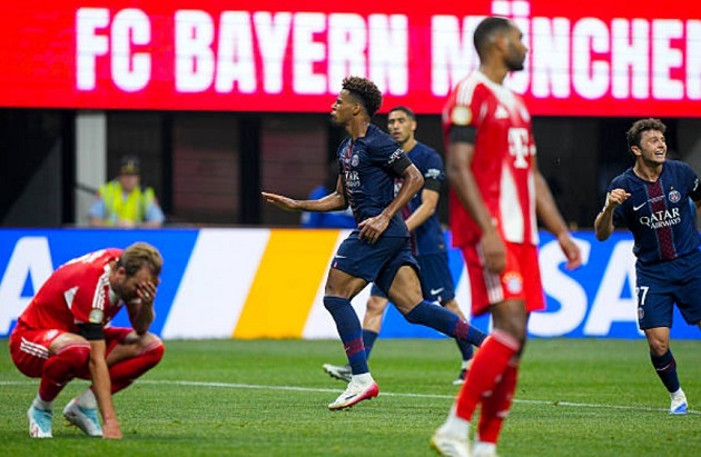 PSG đánh bại Bayern Munich đầy kịch tính: Chiến thắng ngoạn mục với hai thẻ đỏ và VAR gây tranh cãi