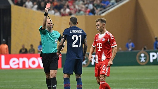 PSG đánh bại Bayern Munich đầy kịch tính: Chiến thắng ngoạn mục với hai thẻ đỏ và VAR gây tranh cãi